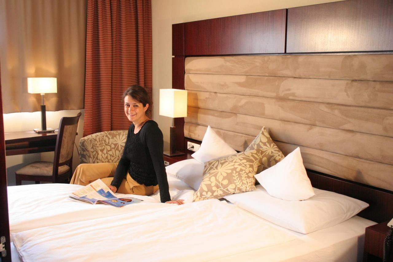 Akzent Hotel Loewen Langenargen Bagian luar foto