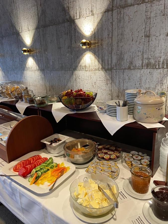 Akzent Hotel Loewen Langenargen Bagian luar foto
