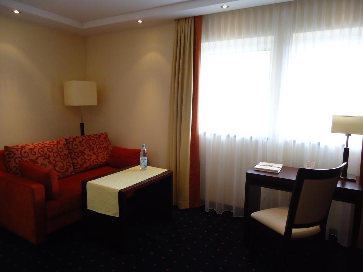 Akzent Hotel Loewen Langenargen Ruang foto