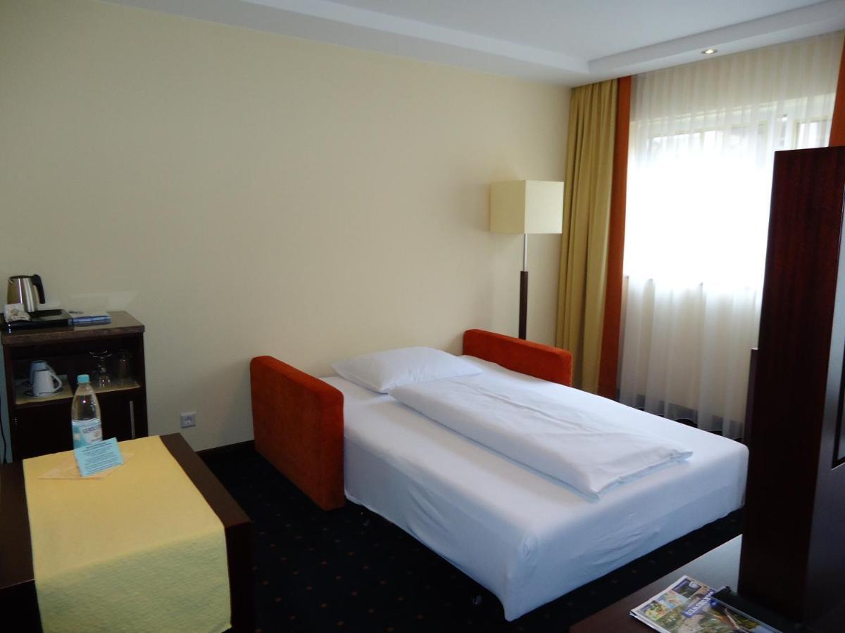 Akzent Hotel Loewen Langenargen Ruang foto